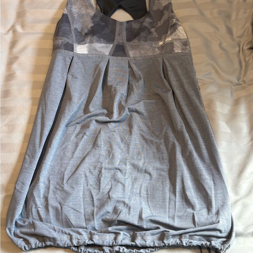 Lululemon Athletica Gray Patterned Sleeveless top